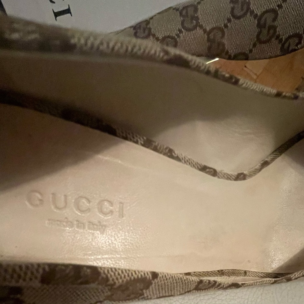 Gucci Monogram Beige GG Canvas Peep-Toe Pumps with Bow - Picture 10 of 14